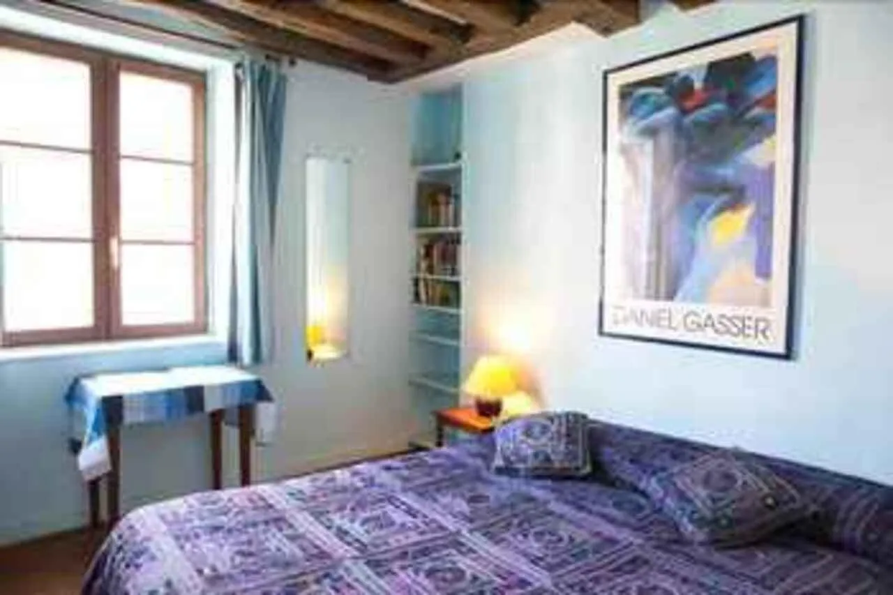 1 Apartment *